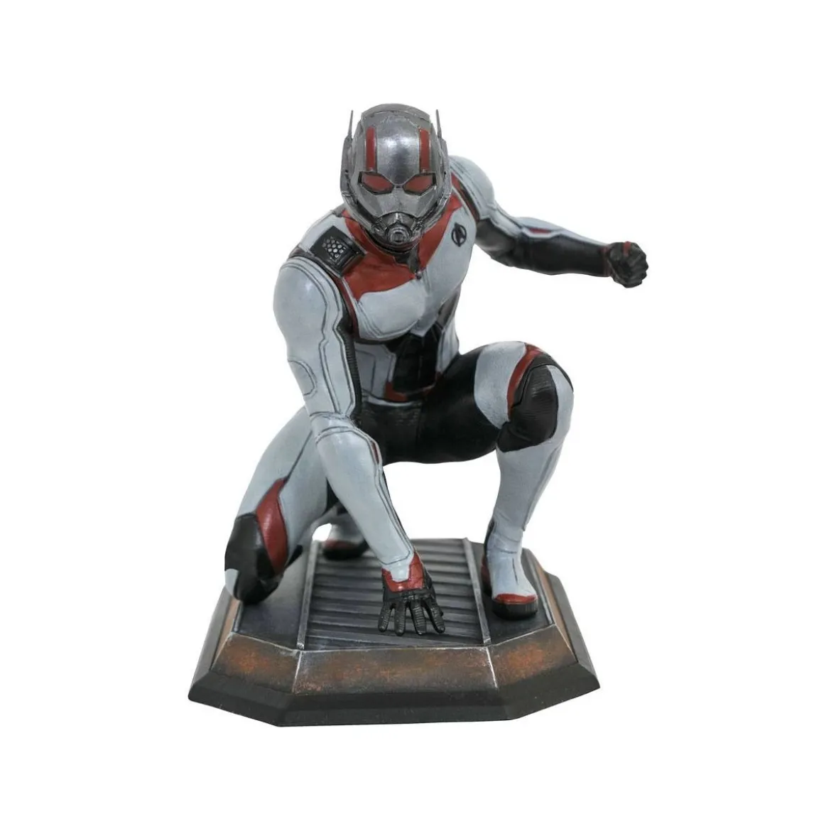 Diamond Marvel Gallery Figurine - Avengers Endgame - Quantum Realm Ant-Man - Ant Man - 23 cm