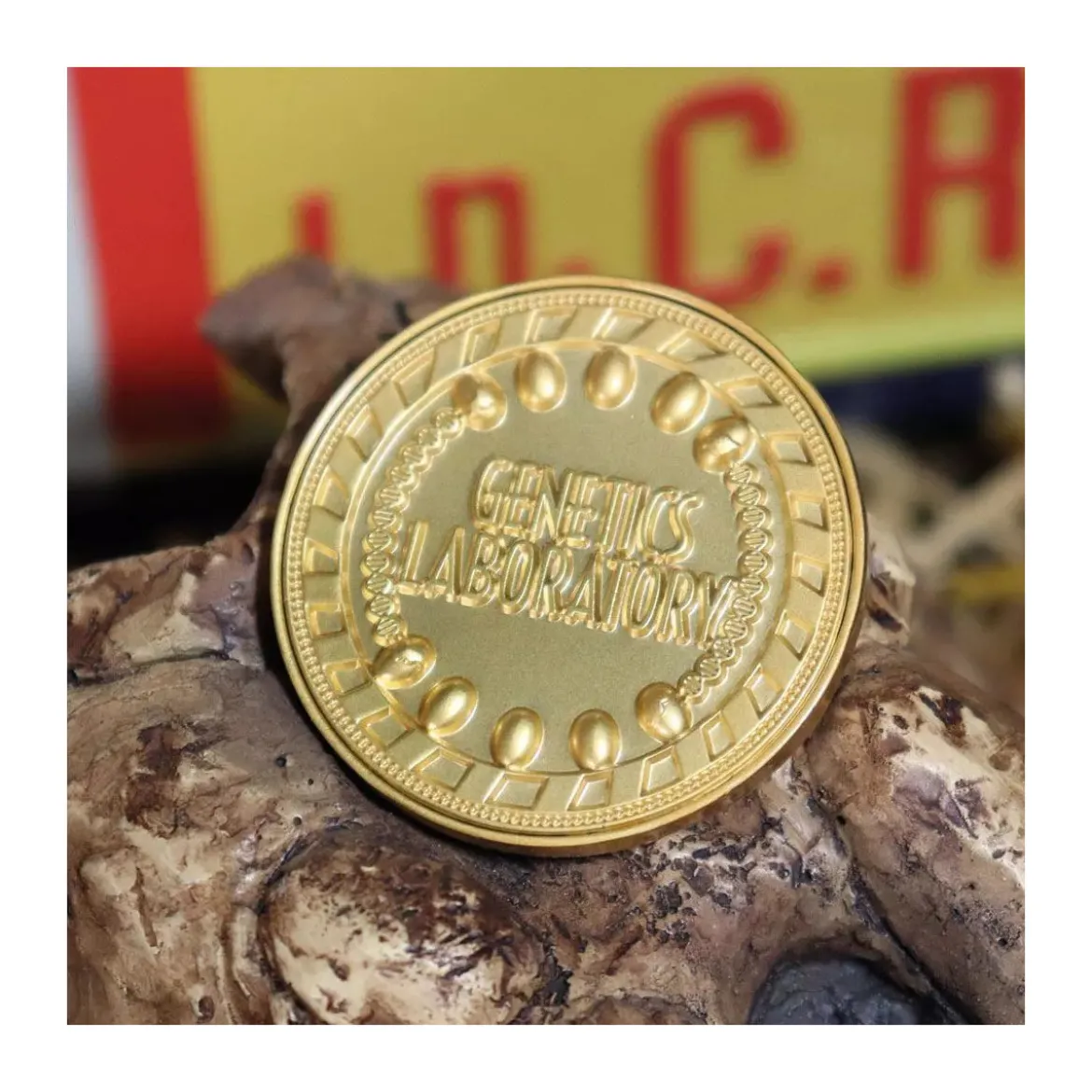 FaNaTtiK - Jurassic Park Genetics Laboratory Service Award