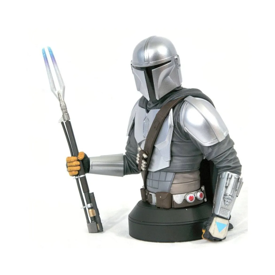 Gentle Giant - Star Wars The Mandalorian Full Beskar Armor 1/6 Bust - SDCC 2020 Exclusive