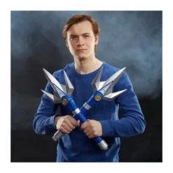 Hasbro - BLUE RANGER POWER LANCER 1:1 - Mighty Morphin Power Rangers Lightning Collection