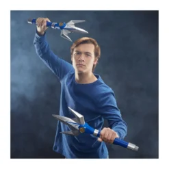 Hasbro - BLUE RANGER POWER LANCER 1:1 - Mighty Morphin Power Rangers Lightning Collection