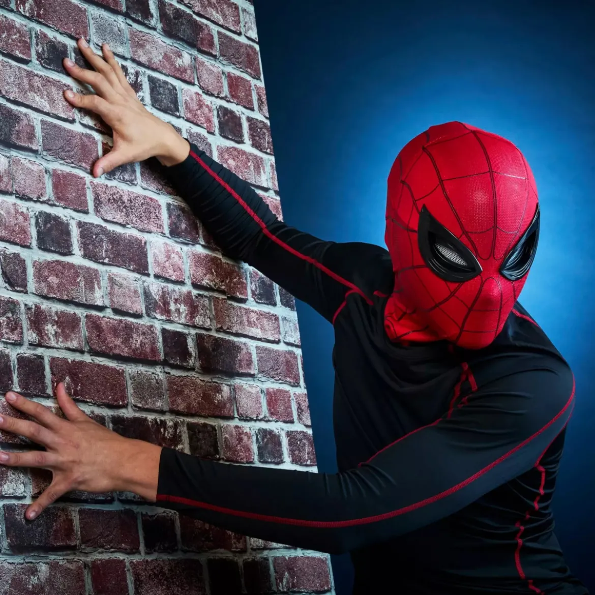 Hasbro - Masque expressif électronique de Spider-Man 1/1 - Marvel Legends Series