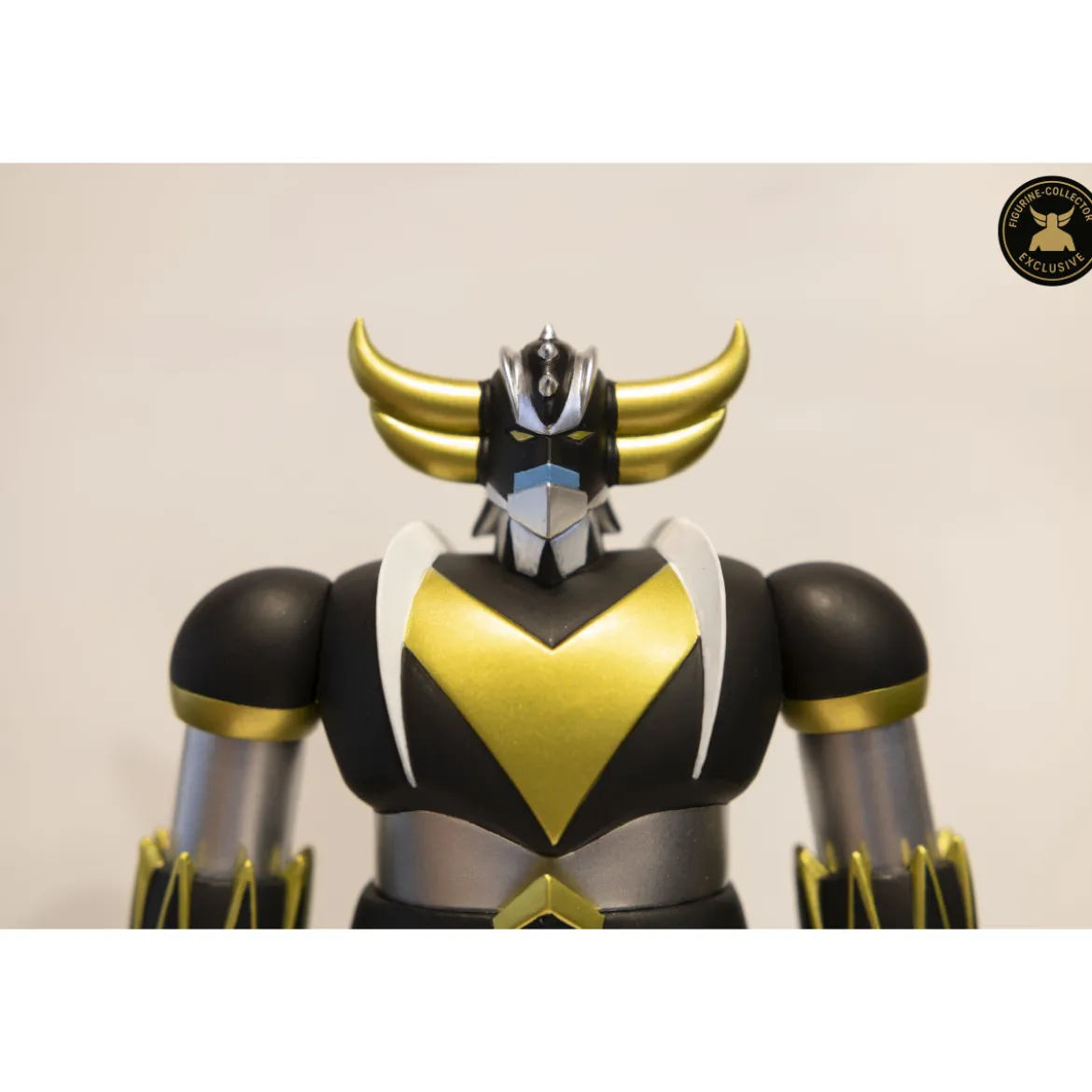 HL Pro - Goldorak Black & Gold Exclusive Figurine-Collector - Jumbo Machinder - Shogun Warrior Ufo Robot Grendizer