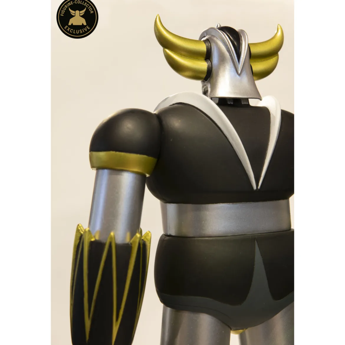 HL Pro - Goldorak Black & Gold Exclusive Figurine-Collector - Jumbo Machinder - Shogun Warrior Ufo Robot Grendizer