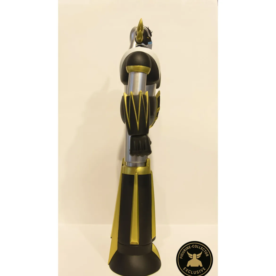 HL Pro - Goldorak Black & Gold Exclusive Figurine-Collector - Jumbo Machinder - Shogun Warrior Ufo Robot Grendizer