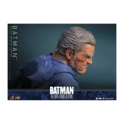 Hot Toys - BATMAN - Batman: The Dark Knight Returns (Battle Damaged Version) Comic Masterpiece 1/6