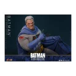 Hot Toys - BATMAN - Batman: The Dark Knight Returns (Battle Damaged Version) Comic Masterpiece 1/6
