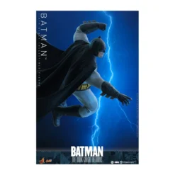 Hot Toys - BATMAN - Batman: The Dark Knight Returns Comic Masterpiece 1/6