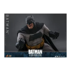 Hot Toys - BATMAN - Batman: The Dark Knight Returns Comic Masterpiece 1/6