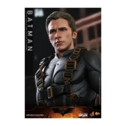 Hot Toys Batman Begins - Batman Exclusive Movie Masterpiece 1/6