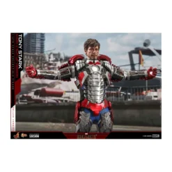 Hot Toys Iron Man 2 - Mark V Suit Up Version Deluxe 1/6