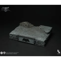 INART - Batman 1/6 Scale Collectible Figure - BvS: Dawn of Justice