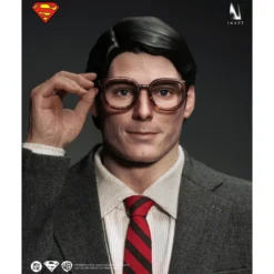 INART - Superman & Clark Kent 1978 1/6 Scale Collectible Figurine