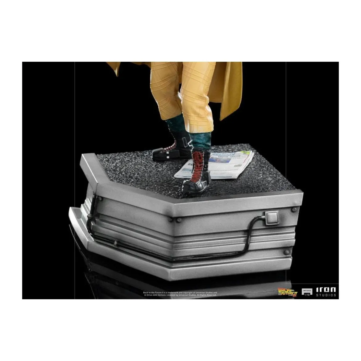 Iron Studios - BTTF 2 - Doc Brown Back to the Future Part II - BDS Art Scale