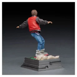 Iron Studios - BTTF 2 - Marty McFly sur Hoverboard Back to the Future Part II