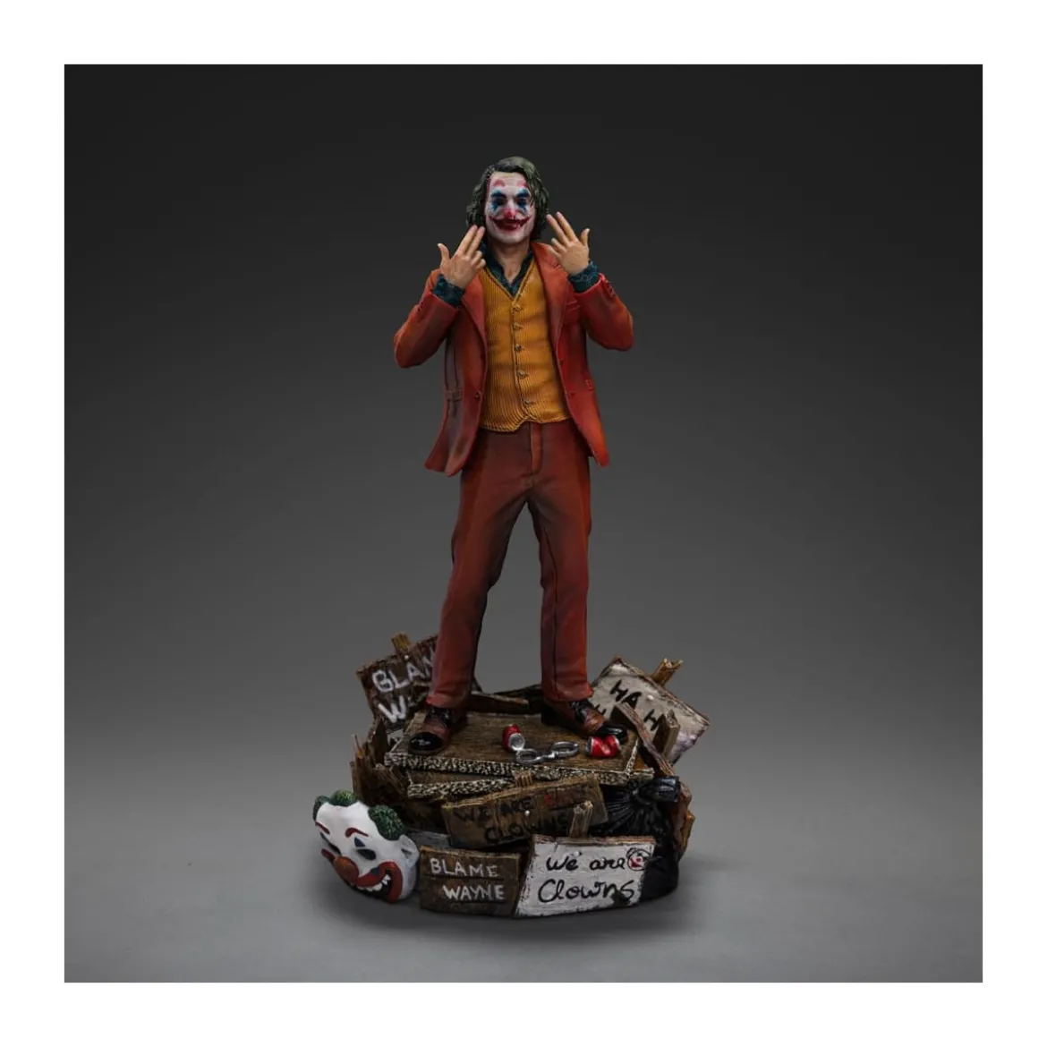 Iron Studios DC Comics - Joker (Arthur Fleck) Deluxe Arts Scale 1/10