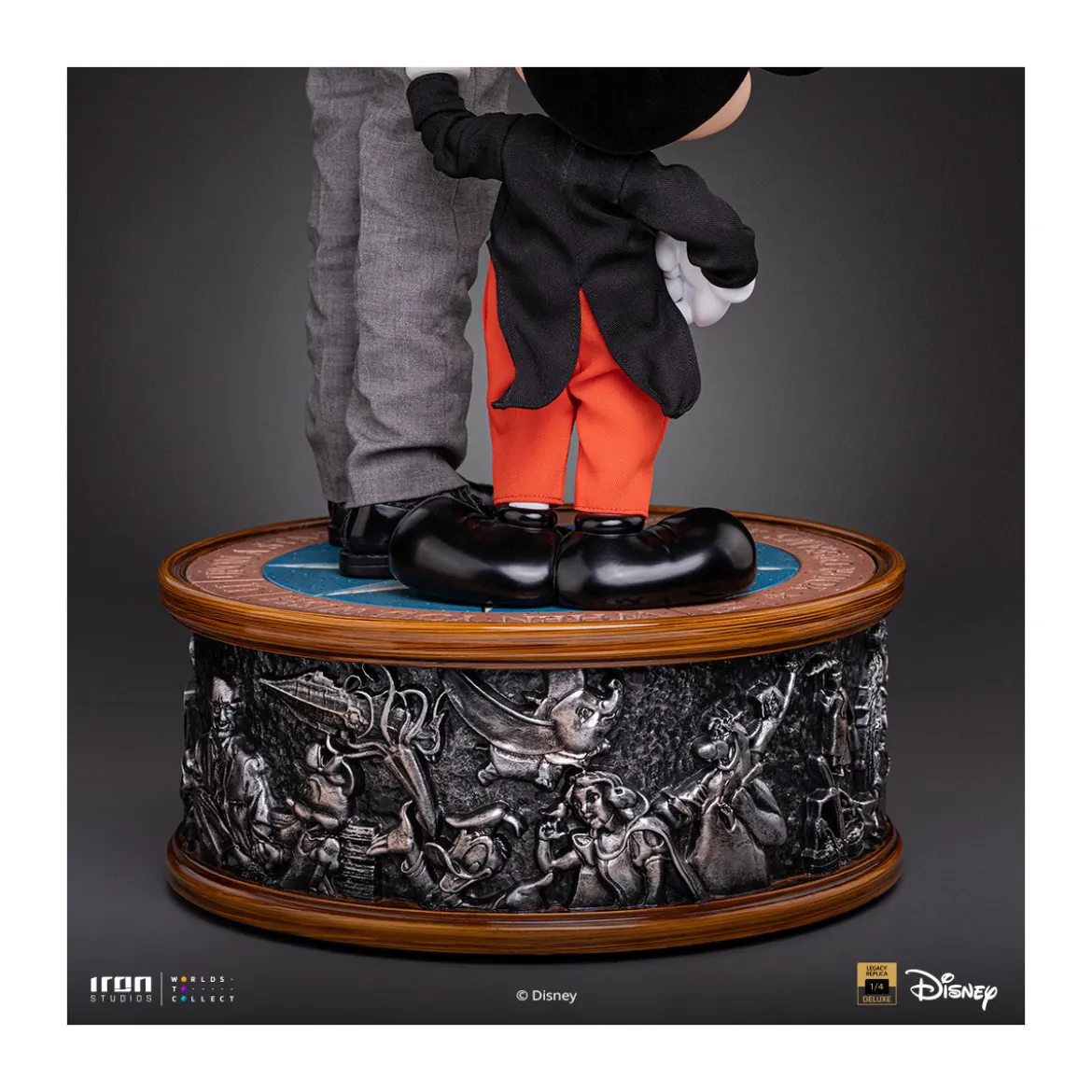 Iron Studios Disney Classics - Walt Disney & Mickey Mouse Legacy Replica 1/4