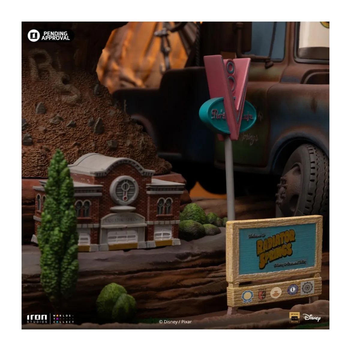 Iron Studios - Disney Pixar - Deluxe Art Scale Lightning McQueen & Tow Mater 1/10 - Cars