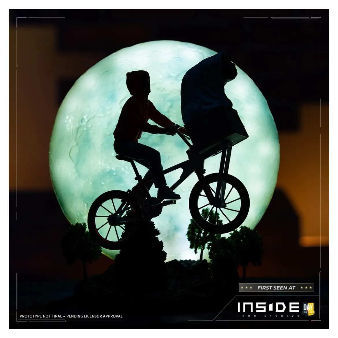 Iron Studios - ET & Elliot - E.T. The Extra-Terrestrial 1/10 Deluxe Art Scale