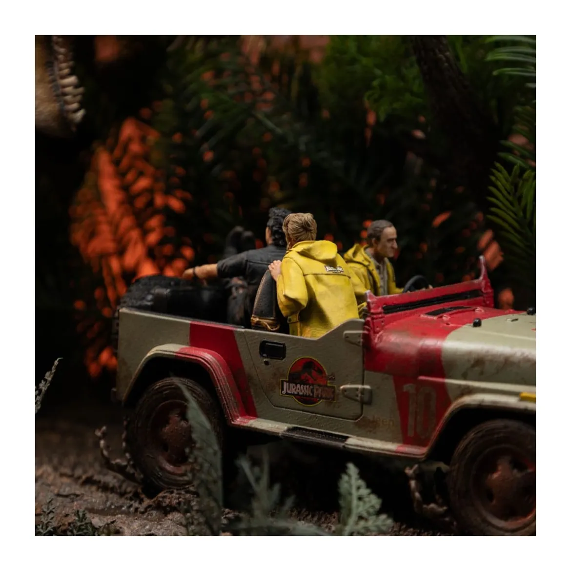 Iron Studios - Jurassic Park Demi Art Scale T-Rex Chase 1/20