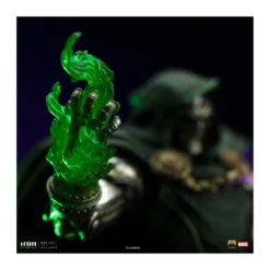 Iron Studios Marvel - DR. Doom 1/10 Deluxe Art Scale - Infinity Gauntlet Diorama