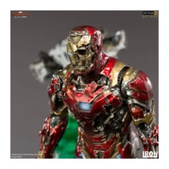 IRON STUDIOS - Spider-Man: Far From Home - Iron Man Illusion - BDS Art Scale Deluxe 1/10