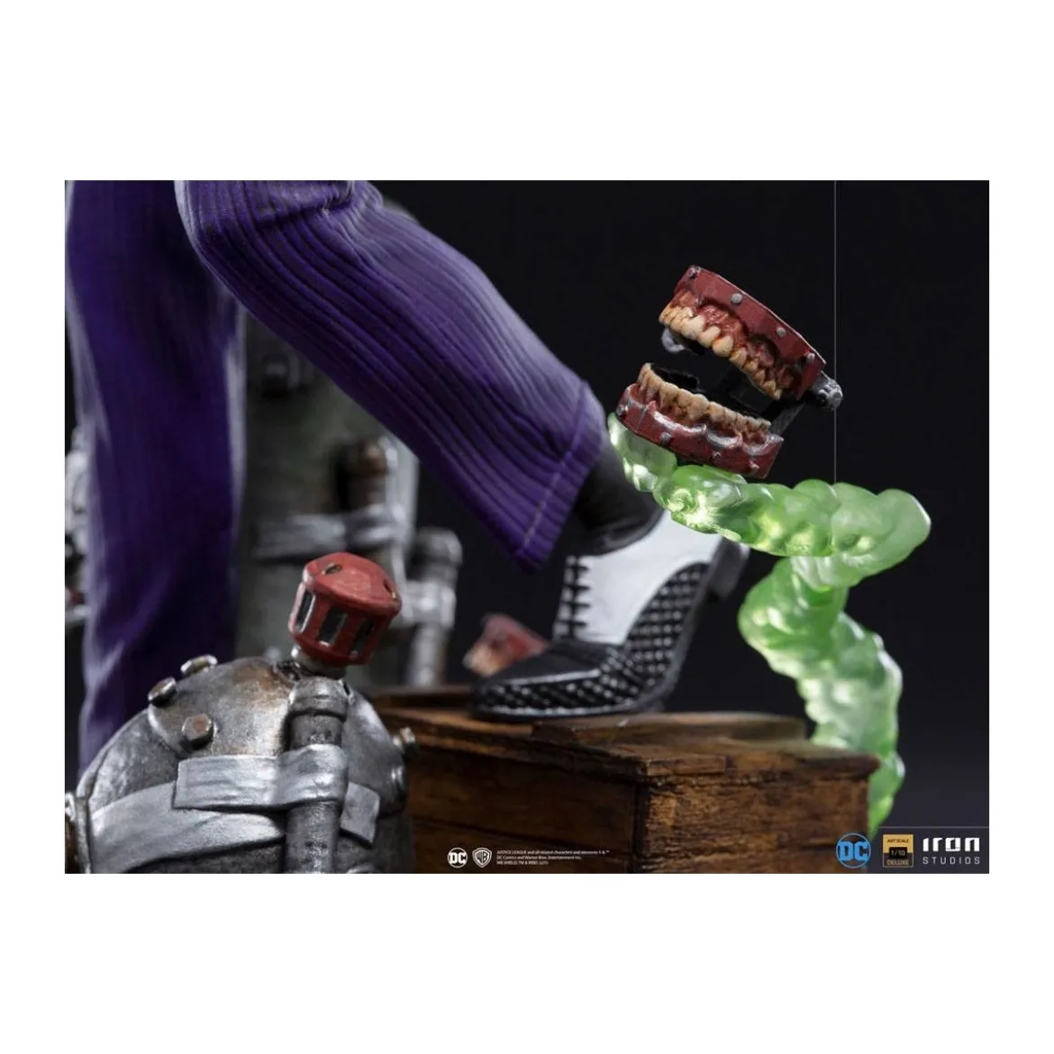 Iron Studios - The Joker - Deluxe Art Scale 1/10