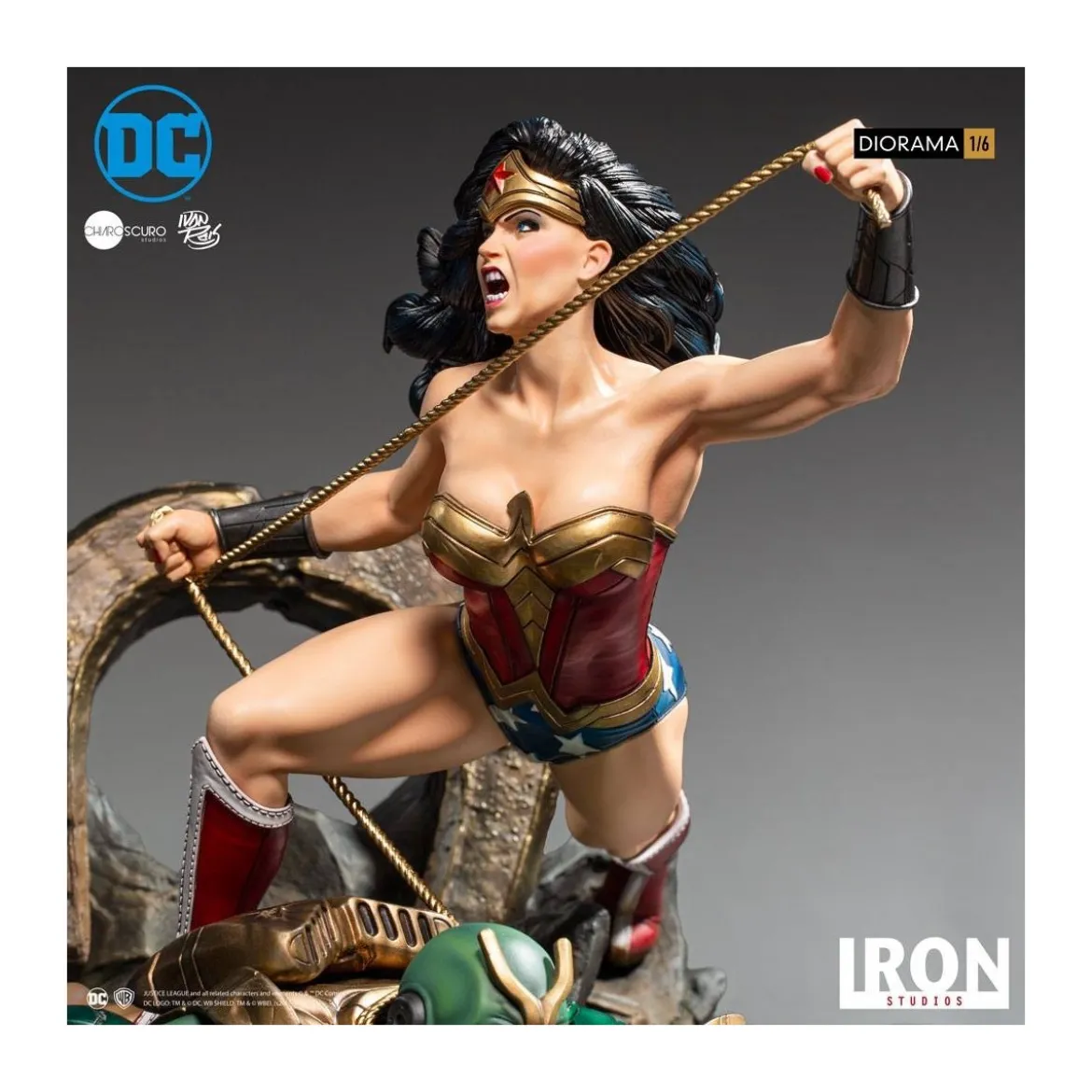 IRON STUDIOS - Wonder Woman Vs Darkseid Diorama by Ivan Reis 1/6 - DC Comics