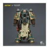 JoyToy - Sons of Horus - Maloghurst the Twisted, the Warmaster's Equerry with Legion Standard and Banestrike Bolter 1/18