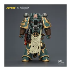 JoyToy - Sons of Horus - Maloghurst the Twisted, the Warmaster's Equerry with Legion Standard and Banestrike Bolter 1/18