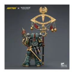JoyToy - Sons of Horus - Maloghurst the Twisted, the Warmaster's Equerry with Legion Standard and Banestrike Bolter 1/18