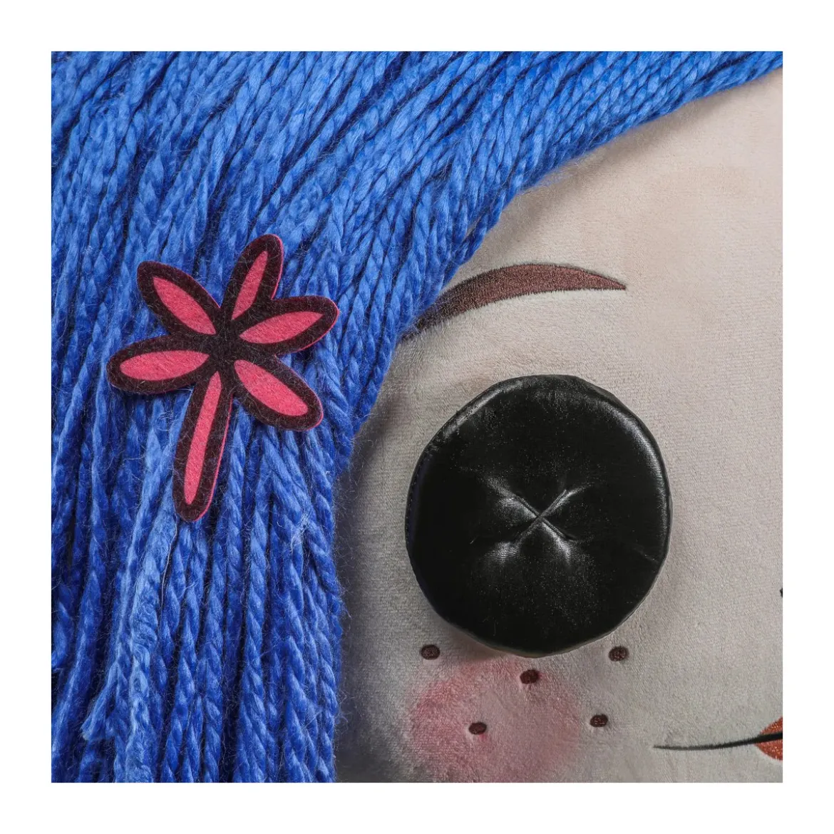 Kidrobot Coraline - Coraline with Button Eyes - Poupée taille reelle 1/1