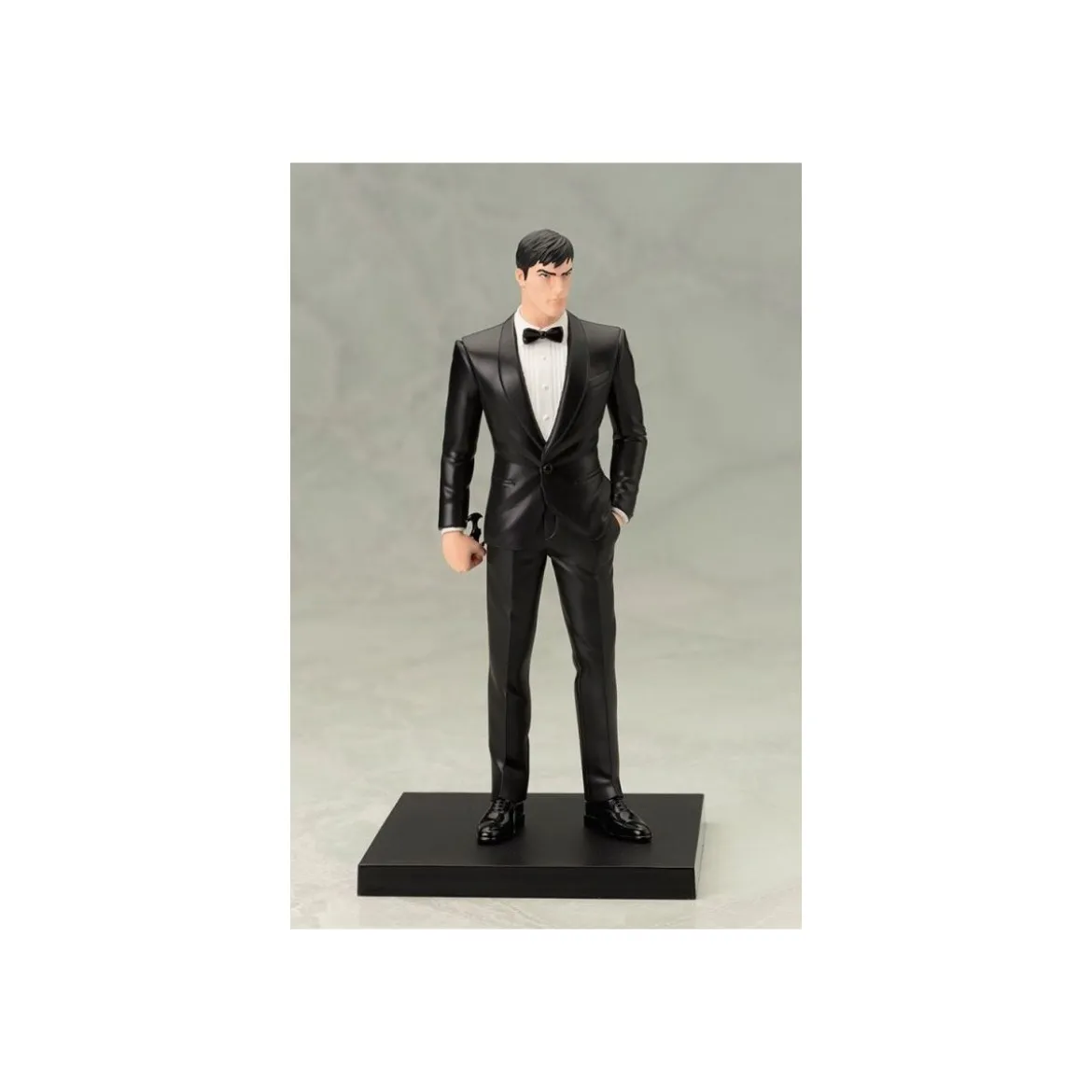 Kotobukiya DC Comics - statue Bruce Wayne in Tuxedo SDCC 2016 - ARTFX+ 1/10 - 21cm
