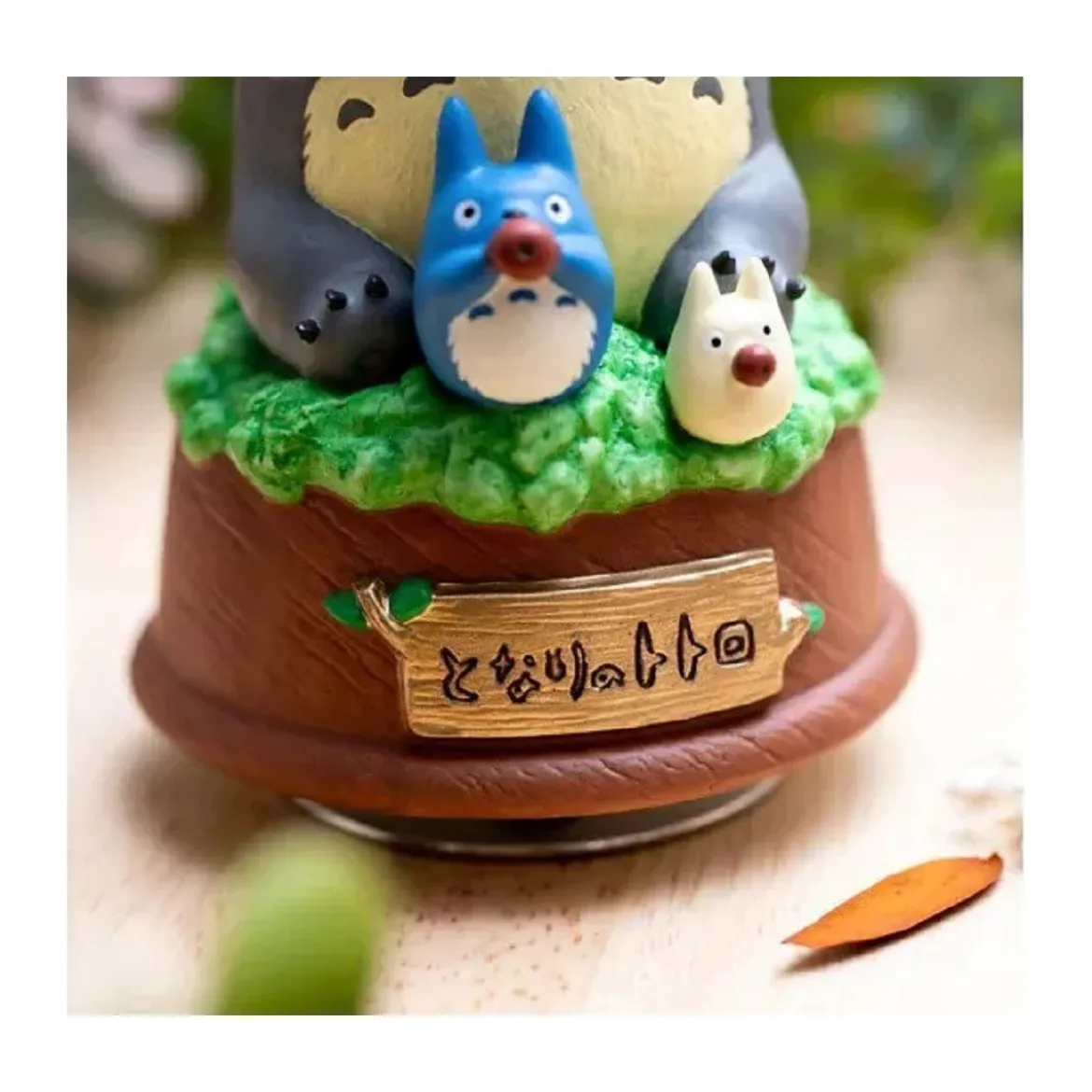 Maison Ghibli - Sekiguchi Grande Statue Musicale Totoro joue de l’ocarina - Mon Voisin Totoro