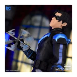 Mezco One 12 - NIGHTWING - DC Comics