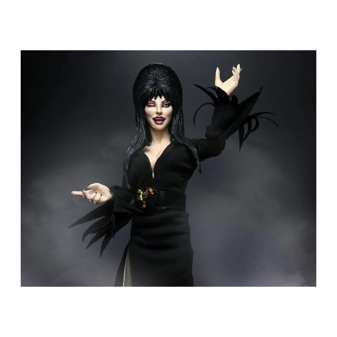 Neca - Elvira Mistress of the Dark - Retro Cloth