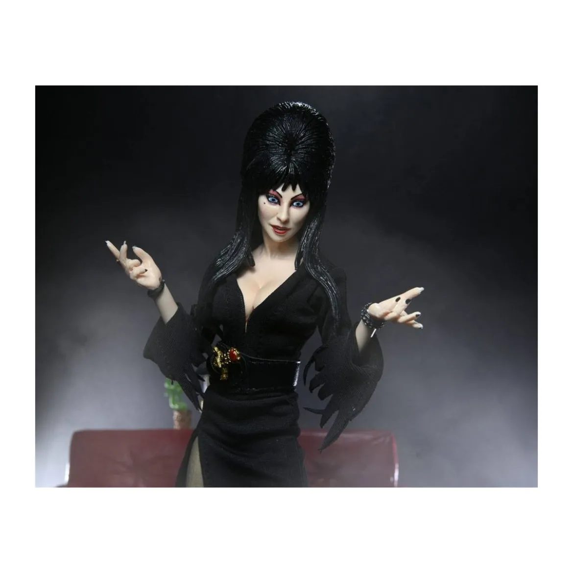 Neca - Elvira Mistress of the Dark - Retro Cloth