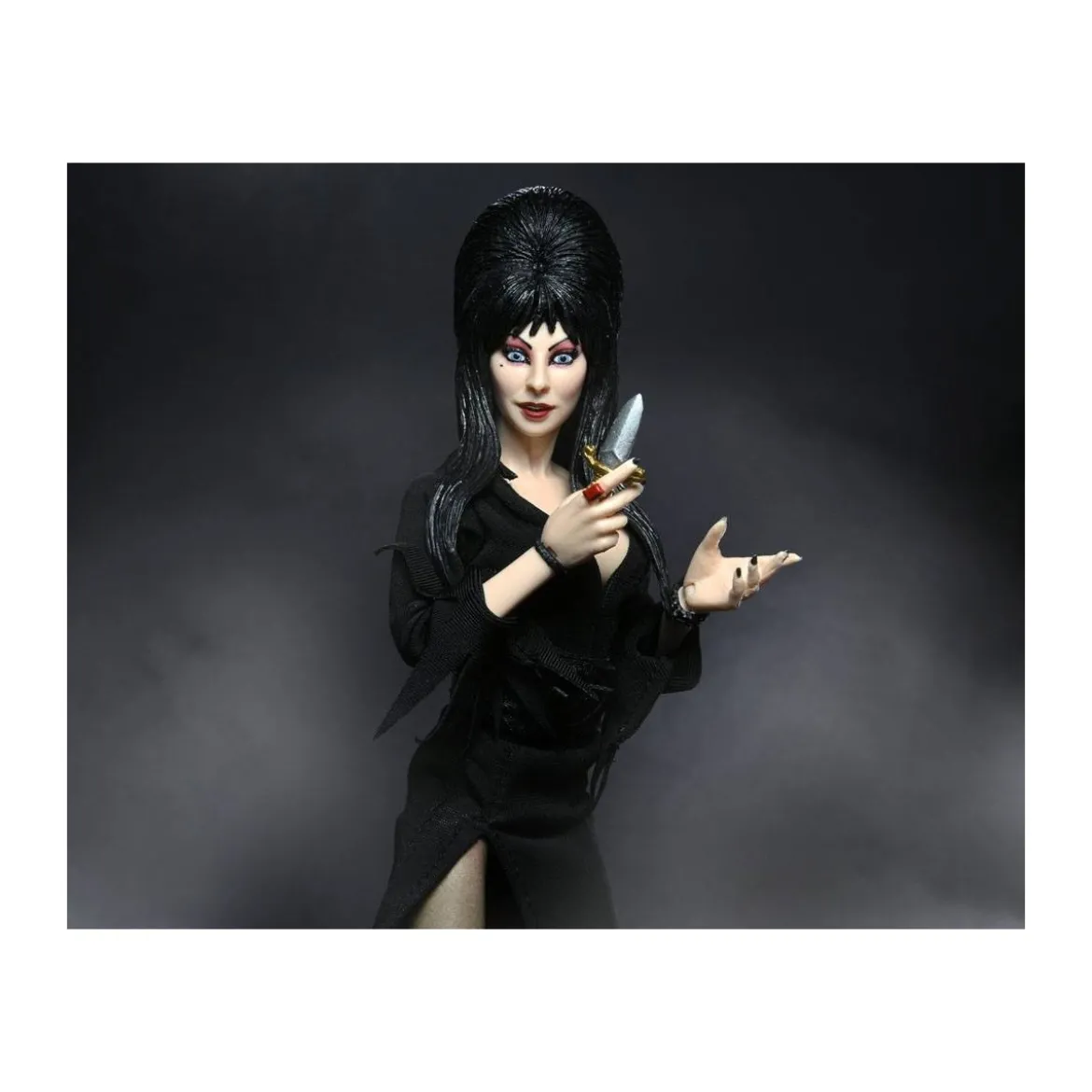 Neca - Elvira Mistress of the Dark - Retro Cloth