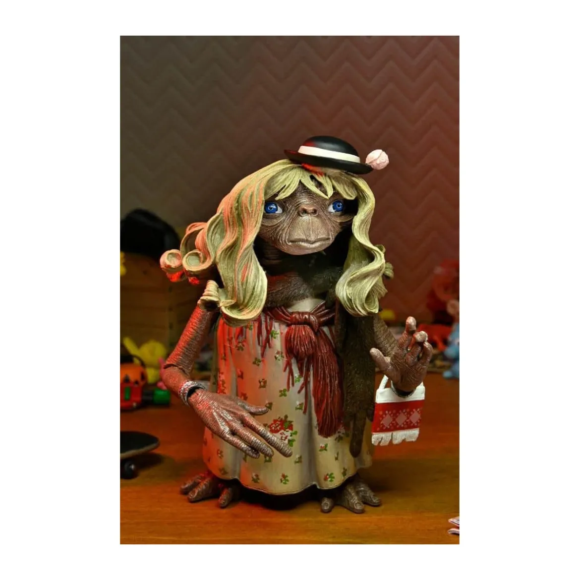 Neca - E.T. The Extra Terrestrial - Ultimate Dress Up E.T.