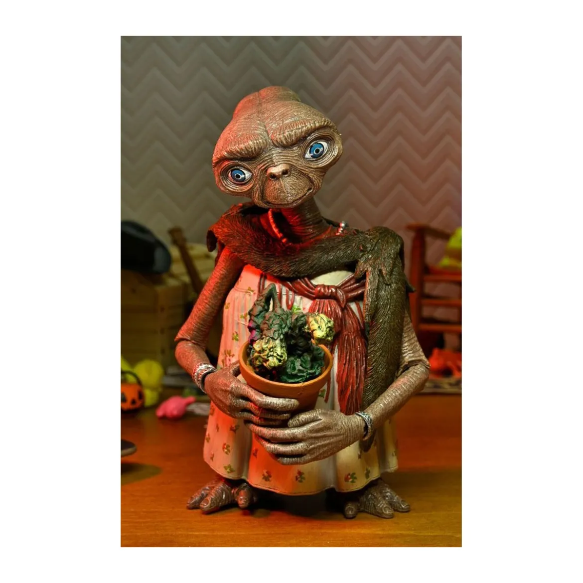 Neca - E.T. The Extra Terrestrial - Ultimate Dress Up E.T.