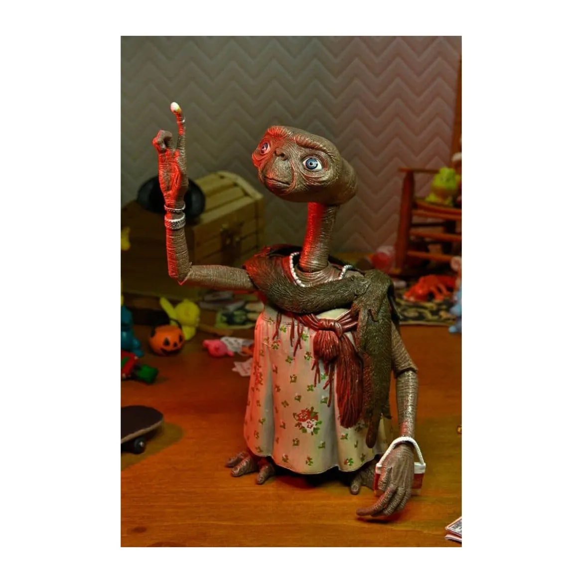 Neca - E.T. The Extra Terrestrial - Ultimate Dress Up E.T.