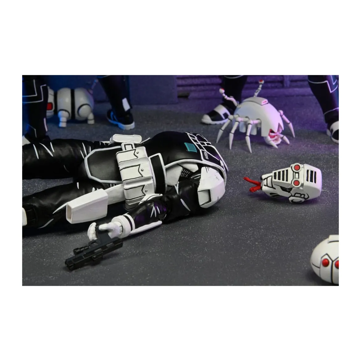 NECA - IDW Comics - Synja Commando with Mousers - The Last Ronin - TMNT