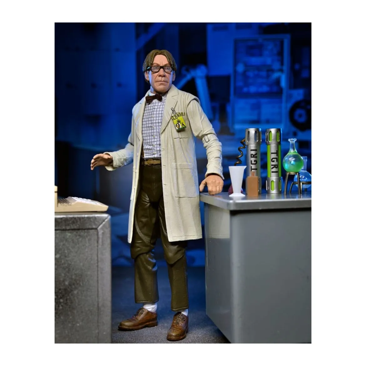 Neca - Lab Coat Professor Perry and Hazmat Suit Professor Perry