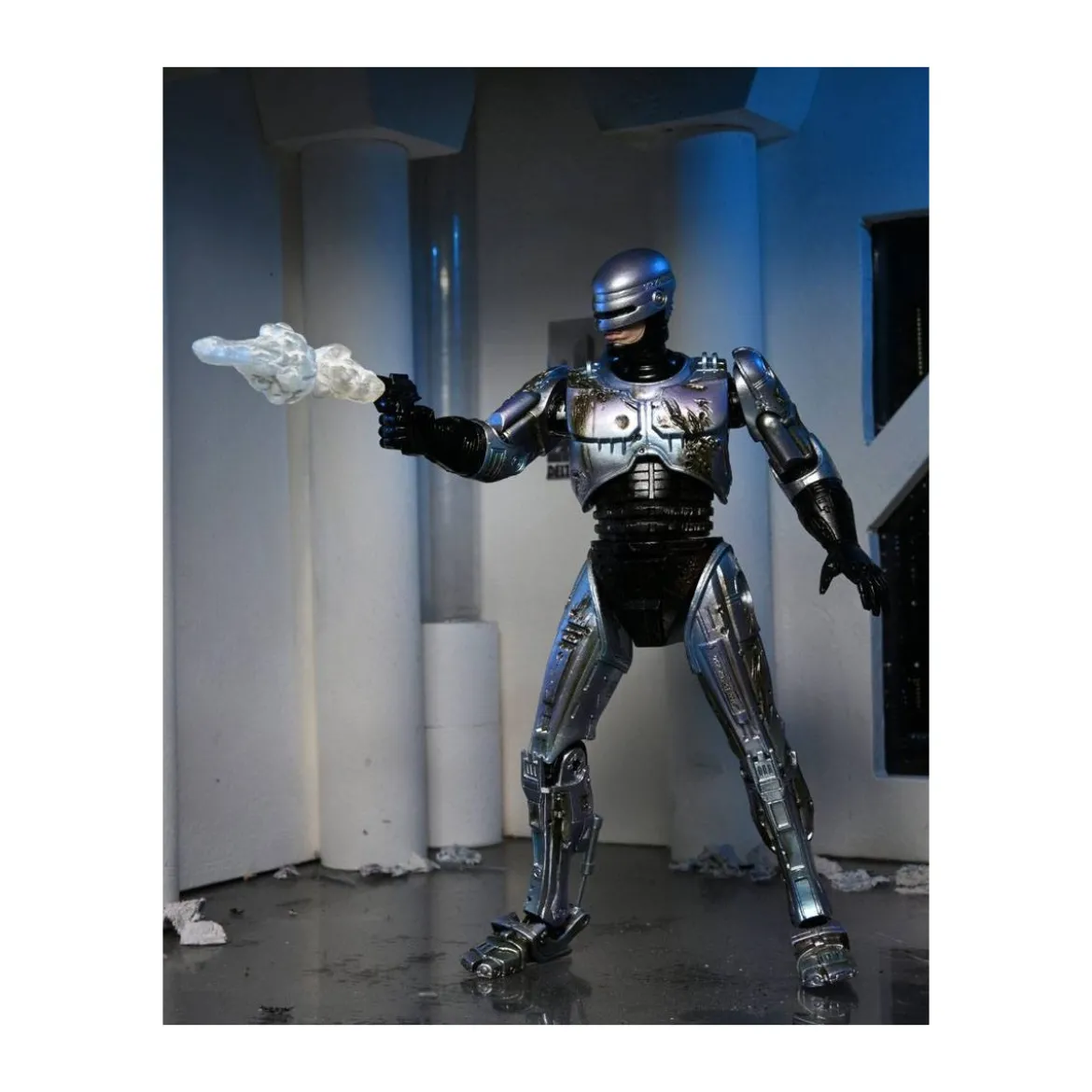 Neca - RoboCop - Ultimate Battle Damaged RoboCop with Chair