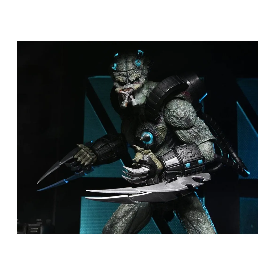 Neca - Ultimate Deluxe Stone Heart - Predator Concrete Jungle
