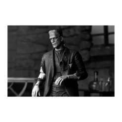 NECA - Ultimate Frankenstein's Monster (Bride of Frankenstein) Black & White Version - Universal Monsters