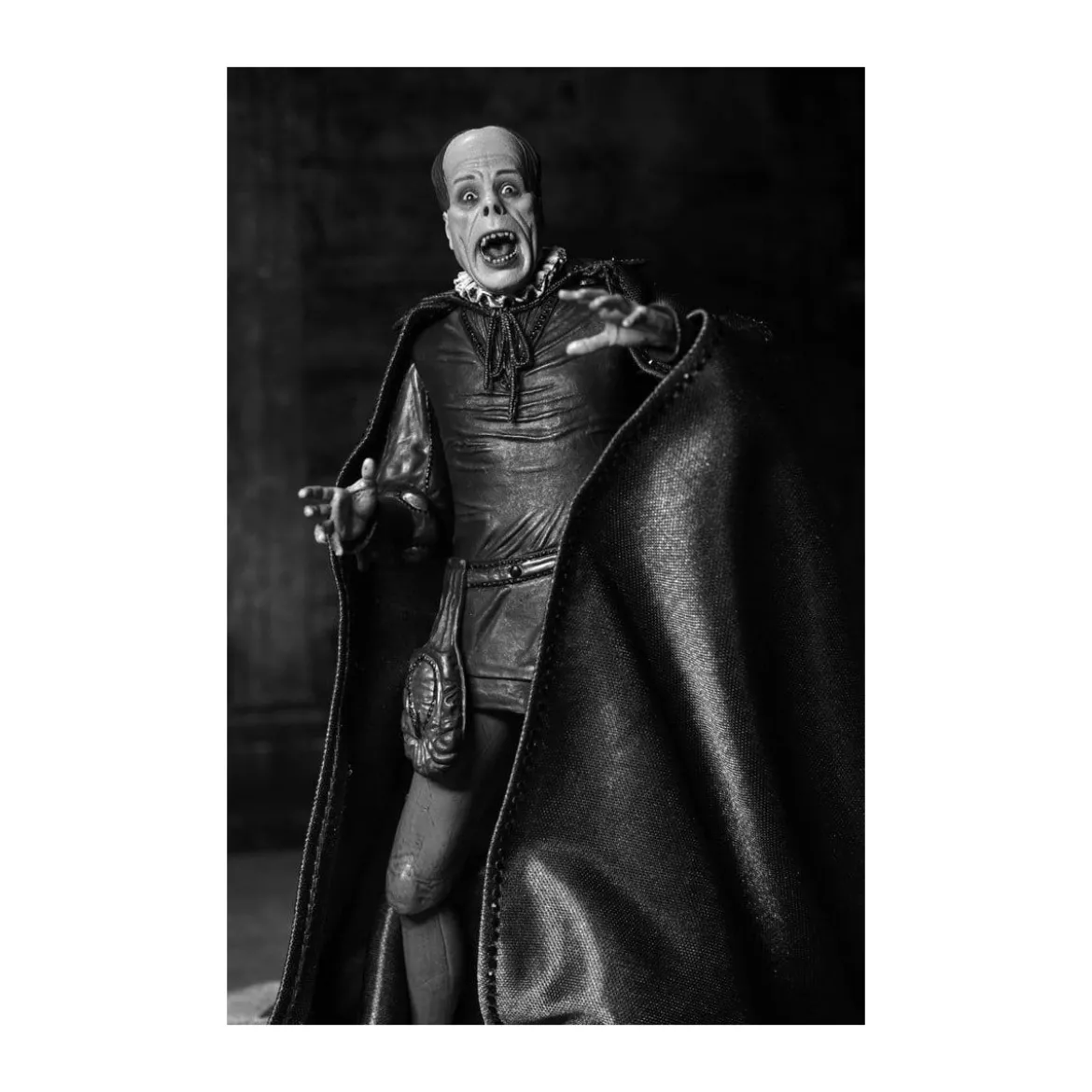 NECA - Ultimate The Phantom of the Opera (1925) Masque of the Red Death B&W - Universal Monsters