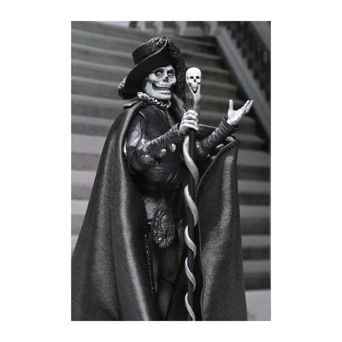 NECA - Ultimate The Phantom of the Opera (1925) Masque of the Red Death B&W - Universal Monsters