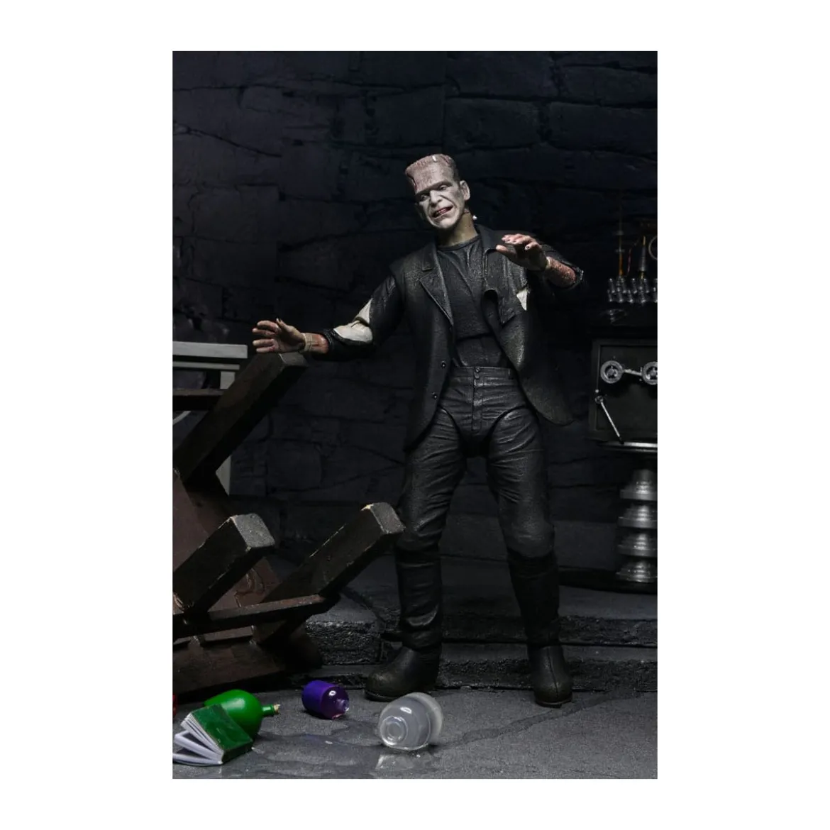 NECA Universal Monsters - 2 pack Bride of Frankenstein 90th Anniversary The Monster & His Mate