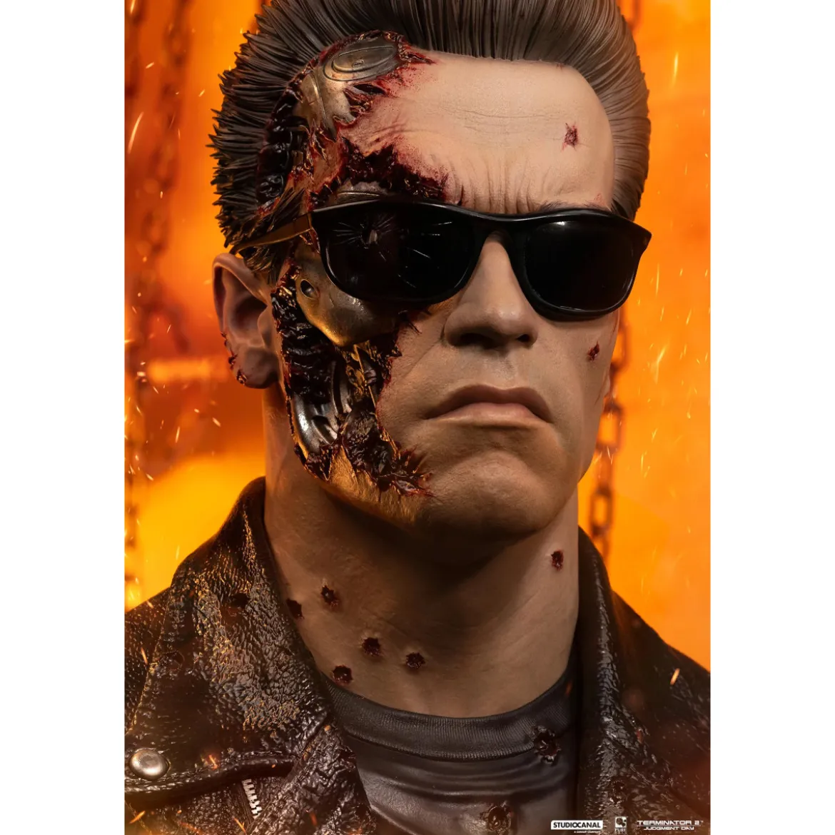Pure Arts Terminator 2 T-800 Model 101 Battle Damaged Art Mask